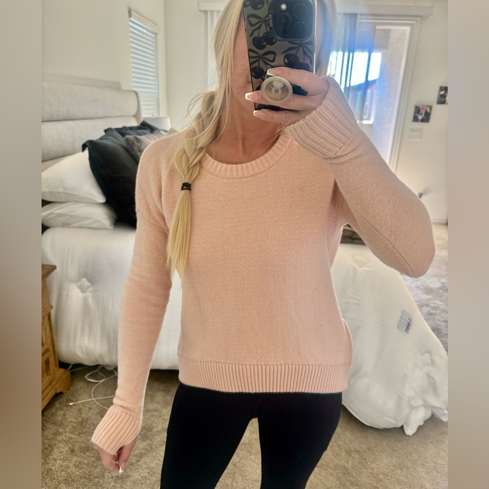 LULULEMON LIGHT PINK CREW NECK SWEATER W SIDE ZIP